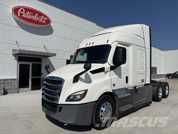 Freightliner CASCADIA 116 Prime Movers