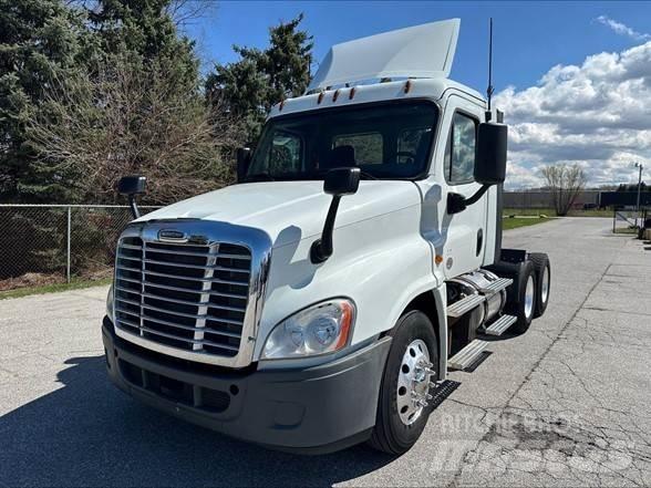 Freightliner CASCADIA 125 Prime Movers