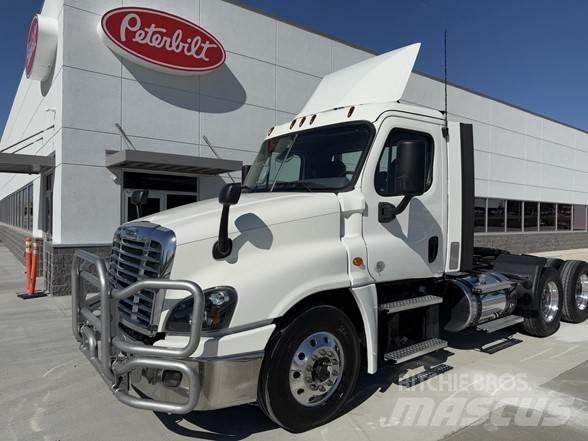 Freightliner CASCADIA 125 Prime Movers