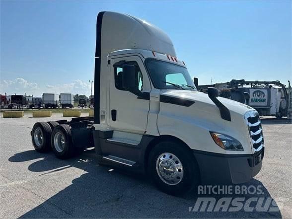 Freightliner CASCADIA 126 Prime Movers