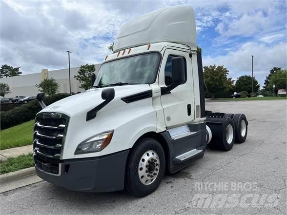 Freightliner CASCADIA 126 Prime Movers