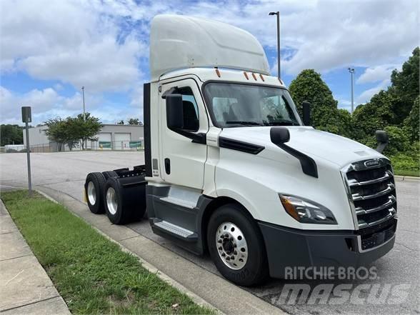 Freightliner CASCADIA 126 Prime Movers