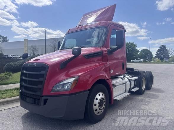 Freightliner CASCADIA 126 Prime Movers