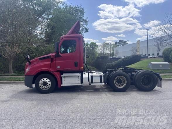 Freightliner CASCADIA 126 Prime Movers