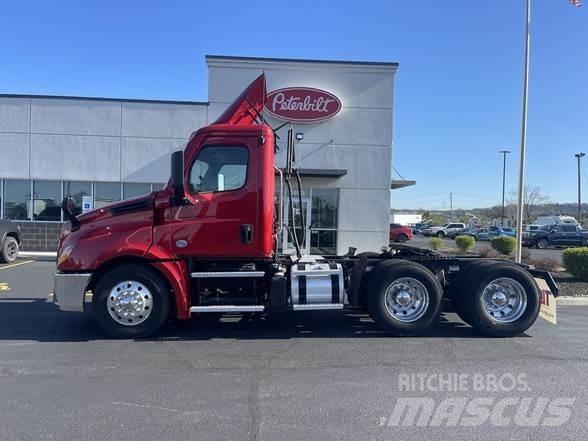 Freightliner CASCADIA 126 Prime Movers