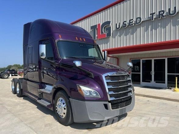 Freightliner CASCADIA 126 Prime Movers