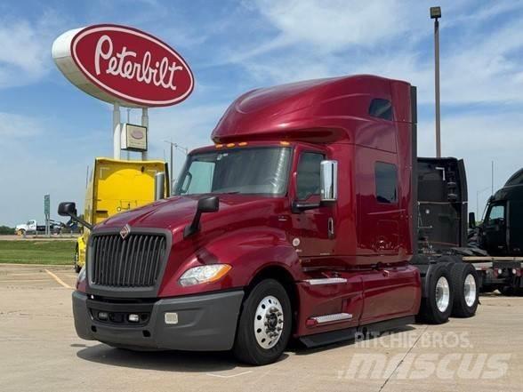 International LT Prime Movers