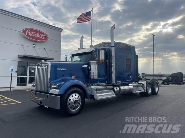 Kenworth W900 Prime Movers