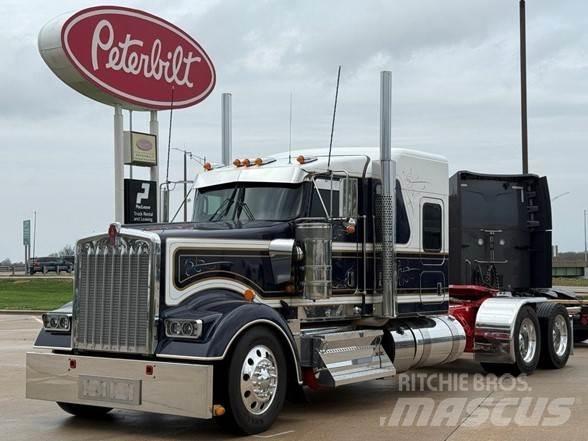 Kenworth W900L Prime Movers