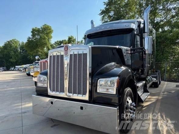 Kenworth W990 Prime Movers