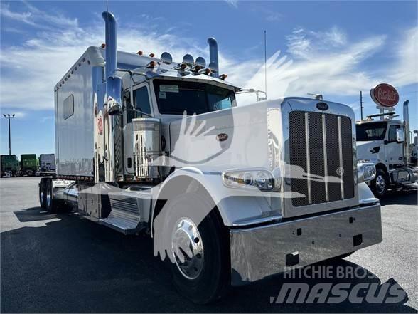 Peterbilt 389 Prime Movers