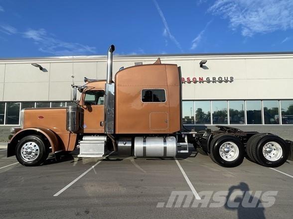 Peterbilt 389 Prime Movers