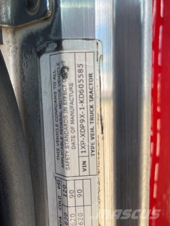 Peterbilt 389 Prime Movers