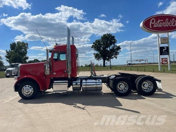 Peterbilt 389 Prime Movers