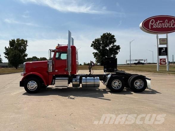 Peterbilt 389 Prime Movers