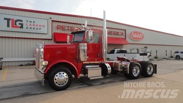 Peterbilt 389 Prime Movers