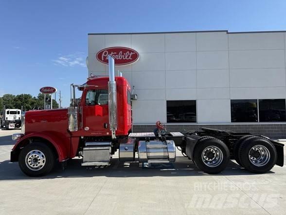 Peterbilt 389 Prime Movers