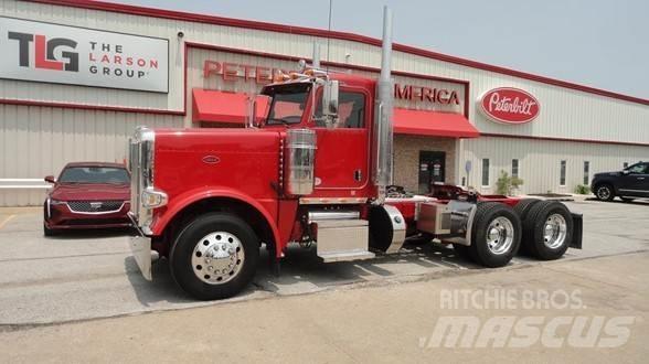 Peterbilt 389 Prime Movers
