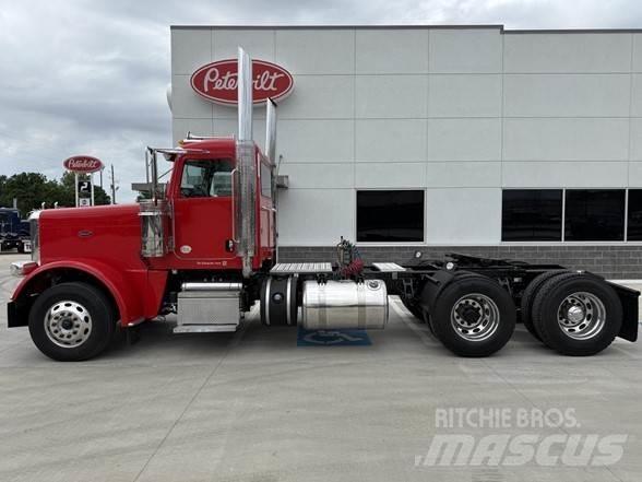 Peterbilt 389 Prime Movers