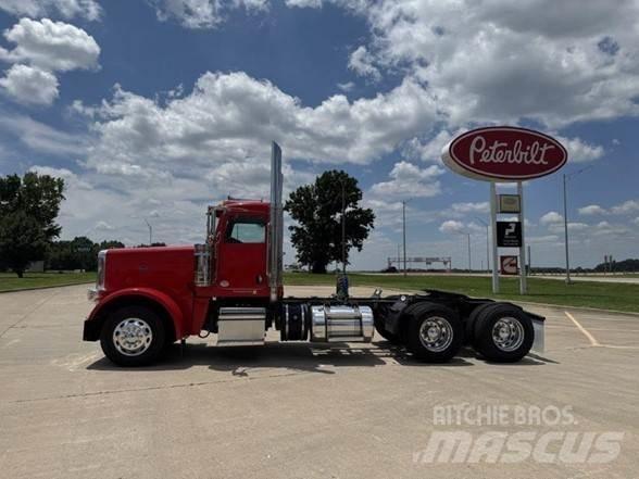 Peterbilt 389 Prime Movers