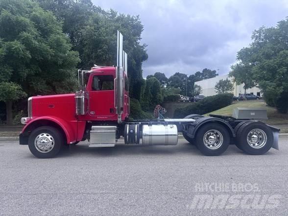 Peterbilt 389 Prime Movers