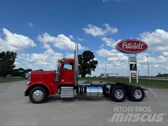 Peterbilt 389 Prime Movers