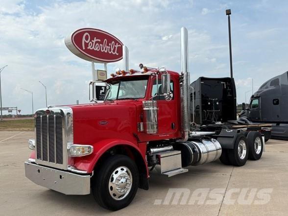 Peterbilt 389 Prime Movers