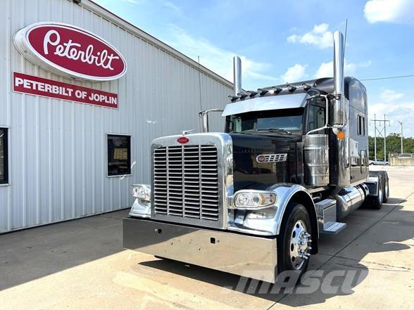 Peterbilt 389 Prime Movers