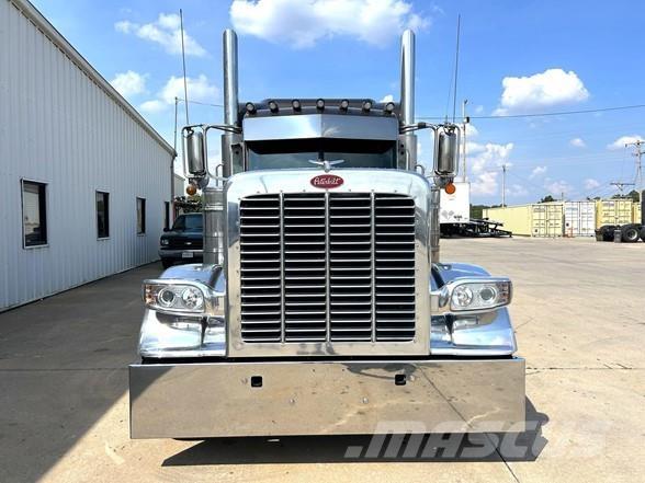 Peterbilt 389 Prime Movers