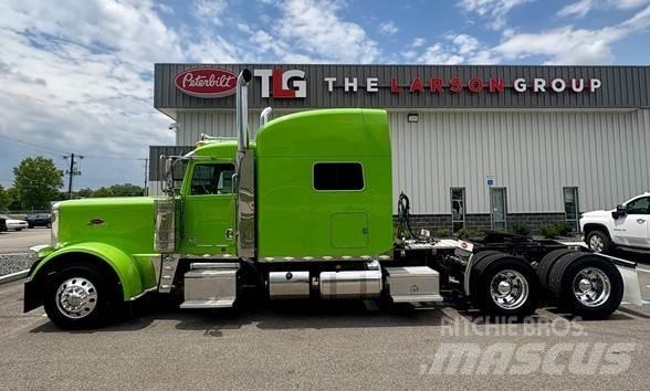 Peterbilt 389 Prime Movers