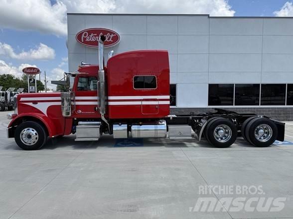 Peterbilt 389 Prime Movers