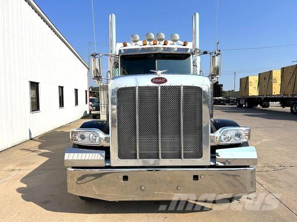 Peterbilt 389 Prime Movers
