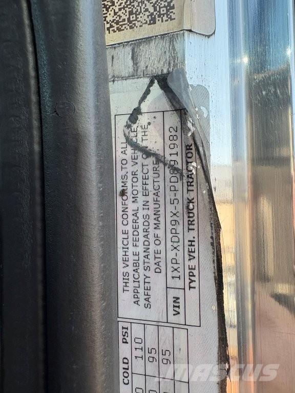 Peterbilt 389 Prime Movers