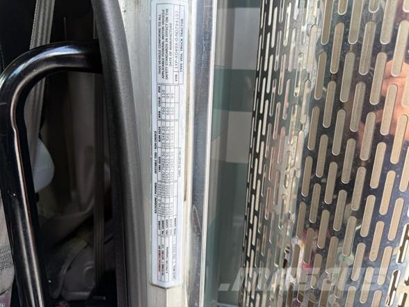 Peterbilt 389 Prime Movers