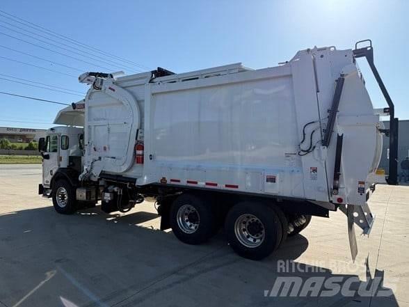 Peterbilt 520 Waste trucks