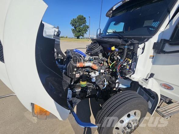 Peterbilt 536 Flatbed / Dropside trucks