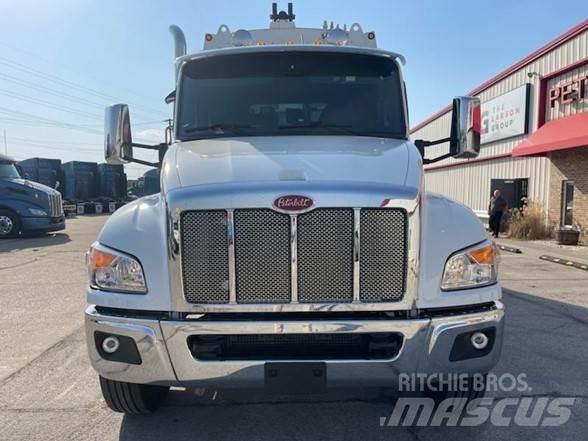 Peterbilt 537 Waste trucks
