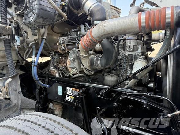 Peterbilt 567 Prime Movers