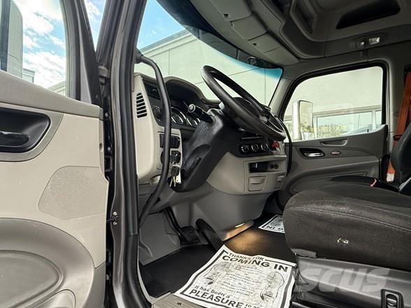 Peterbilt 567 Prime Movers