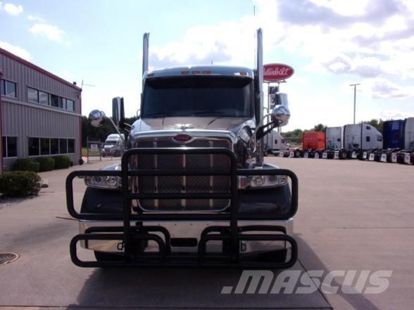 Peterbilt 567 Prime Movers