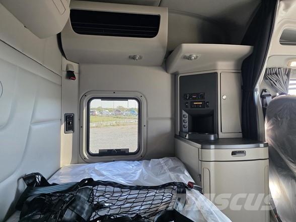 Peterbilt 567 Prime Movers