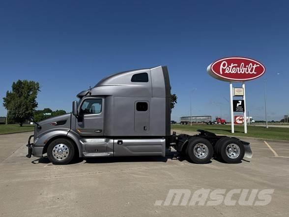 Peterbilt 579 Prime Movers