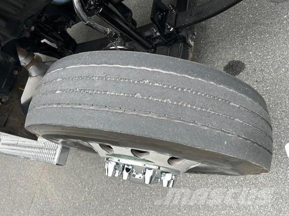 Peterbilt 579 Prime Movers