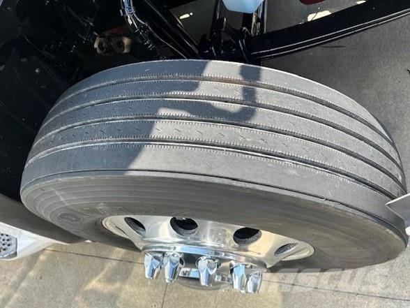 Peterbilt 579 Prime Movers