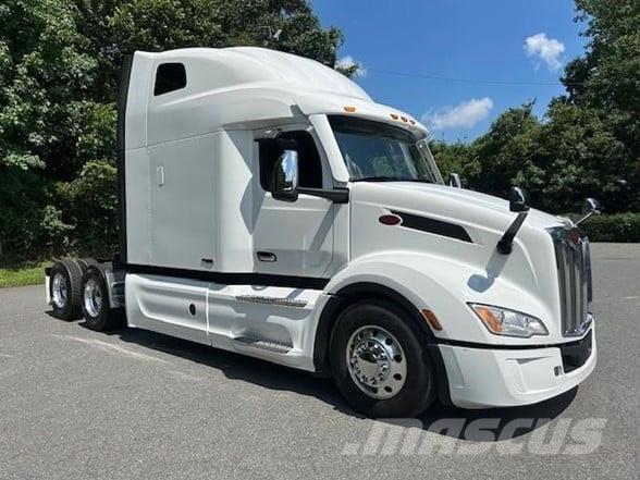 Peterbilt 579 Prime Movers