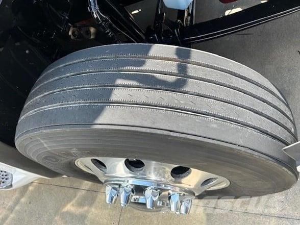 Peterbilt 579 Prime Movers