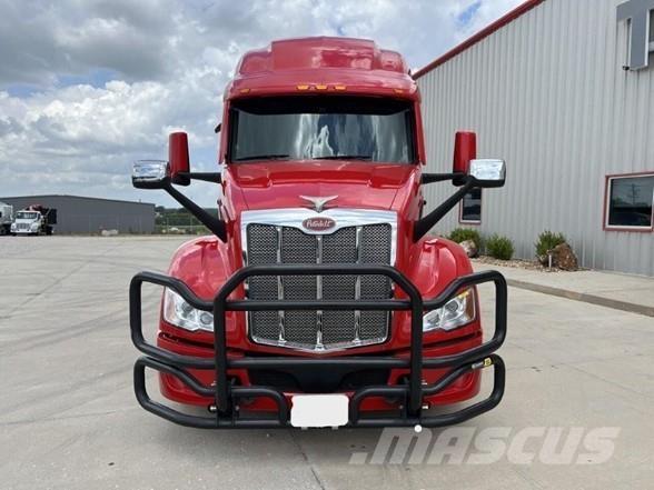 Peterbilt 579 Prime Movers