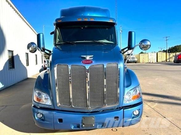 Peterbilt 579 Prime Movers