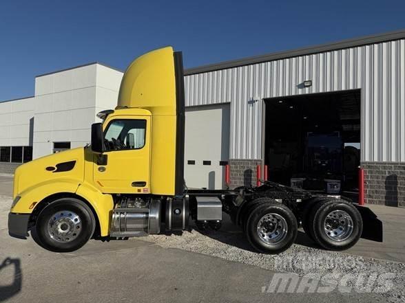 Peterbilt 579 Prime Movers