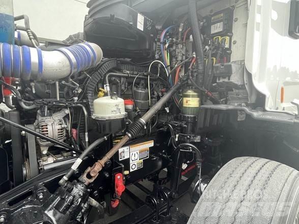 Peterbilt 579 Prime Movers
